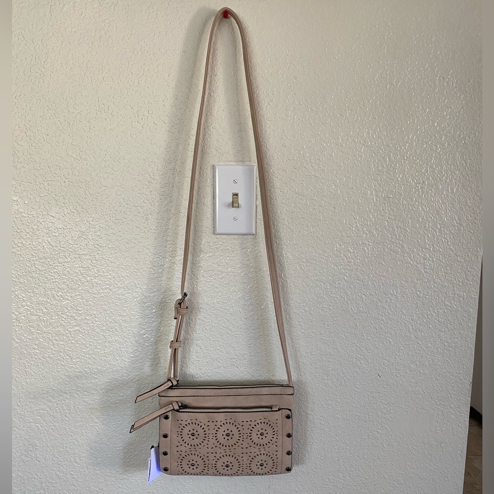 NEW! VR Women’s Blush Crossbody Bag Purse NWT